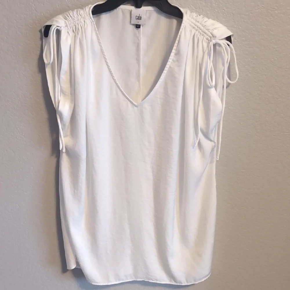 CAbi White Short Sleeve Seaside Top Shoulder Cinch Blouse Ties - Picture 3 of 7